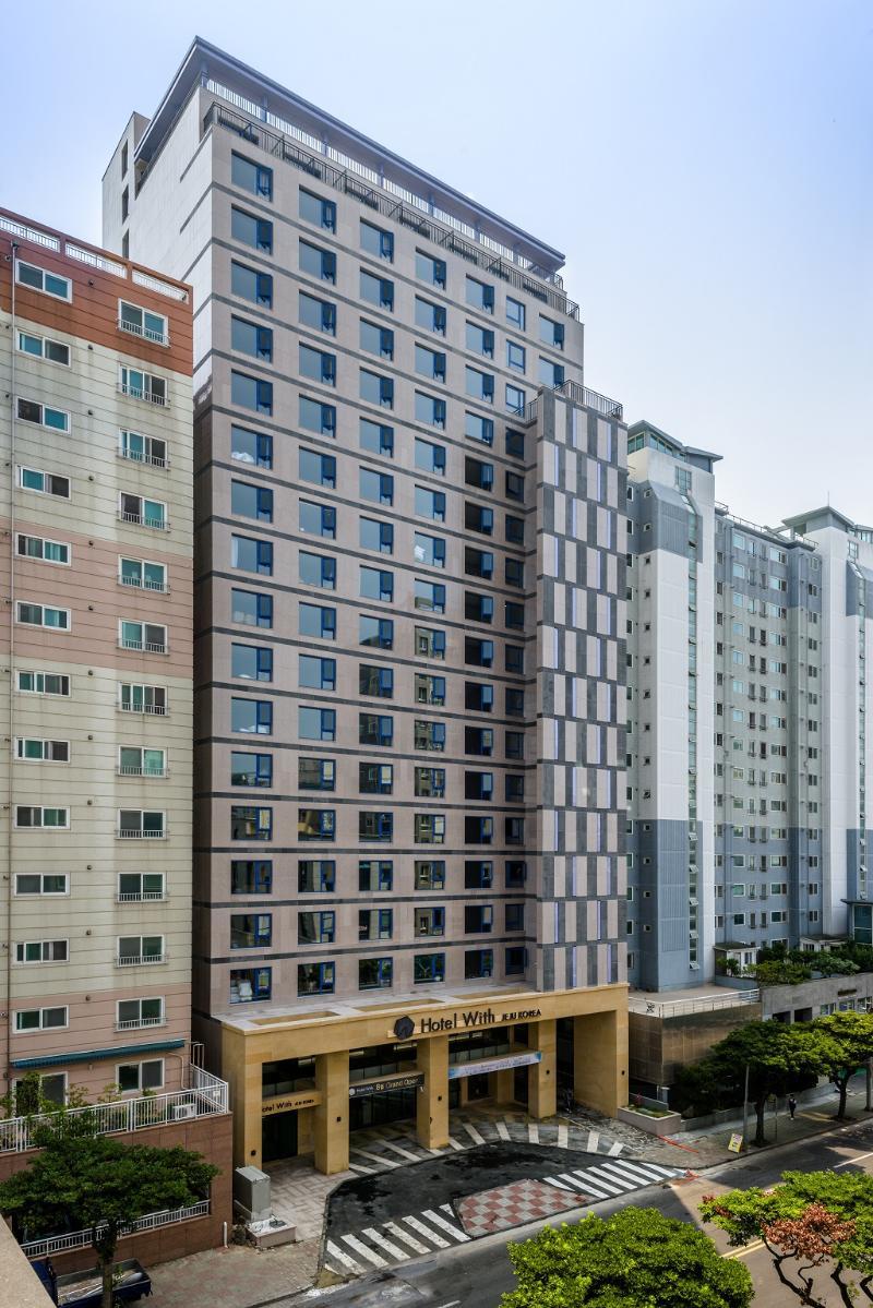 Hotel With 3*