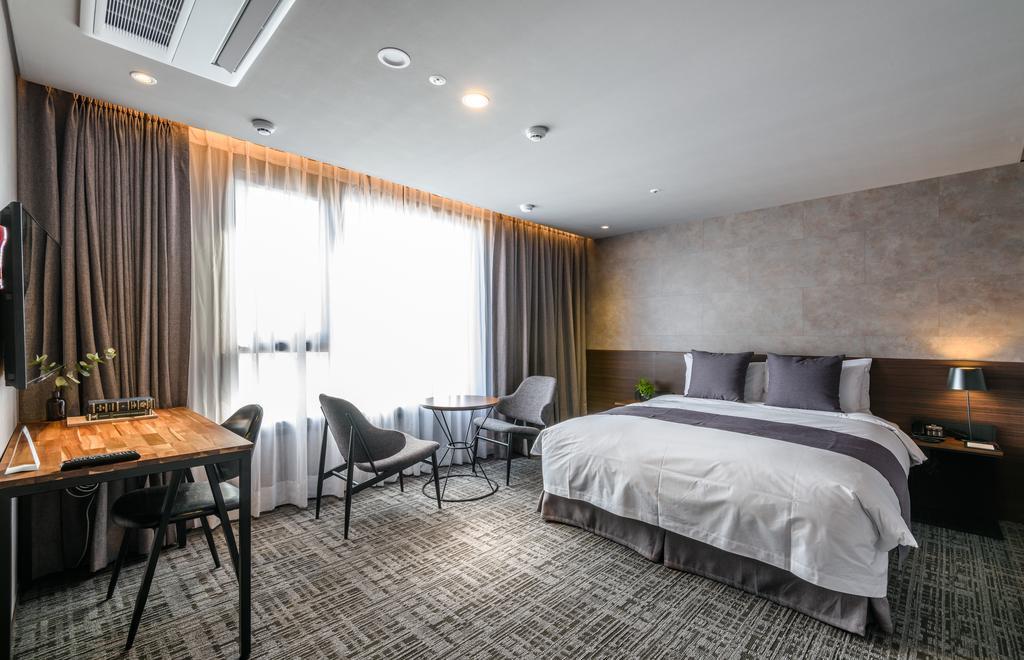 โรงแรมวิธ เชจู โรงแรม 3*